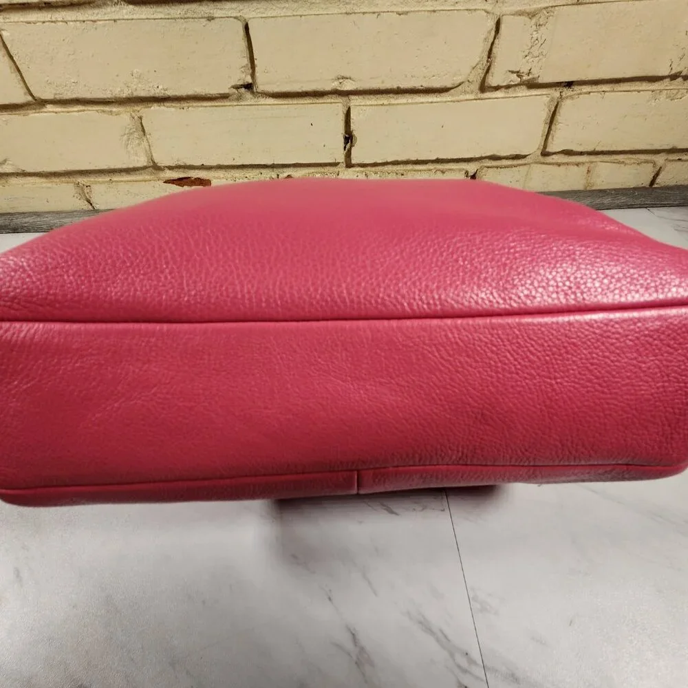 Like New Coach Pink Leather Shoulder  Bag Purse